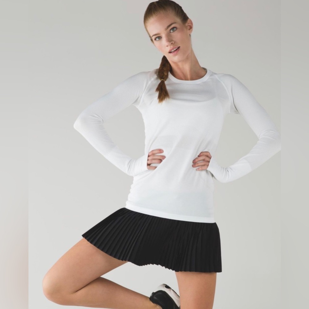 Lululemon Swiftly Tech Long Sleeve Crew
Heathered White, Sz 8